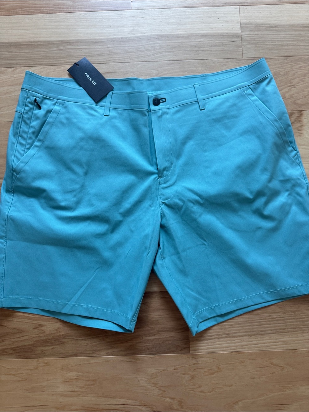 NWT Performance Flat-Front Men's Shorts in Pacific Blue, size 42